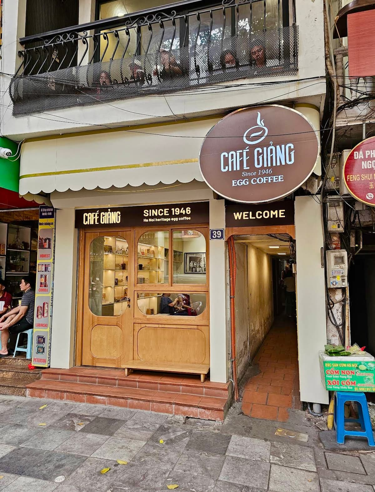 Giảng Café — Nguyễn Hữu Huân