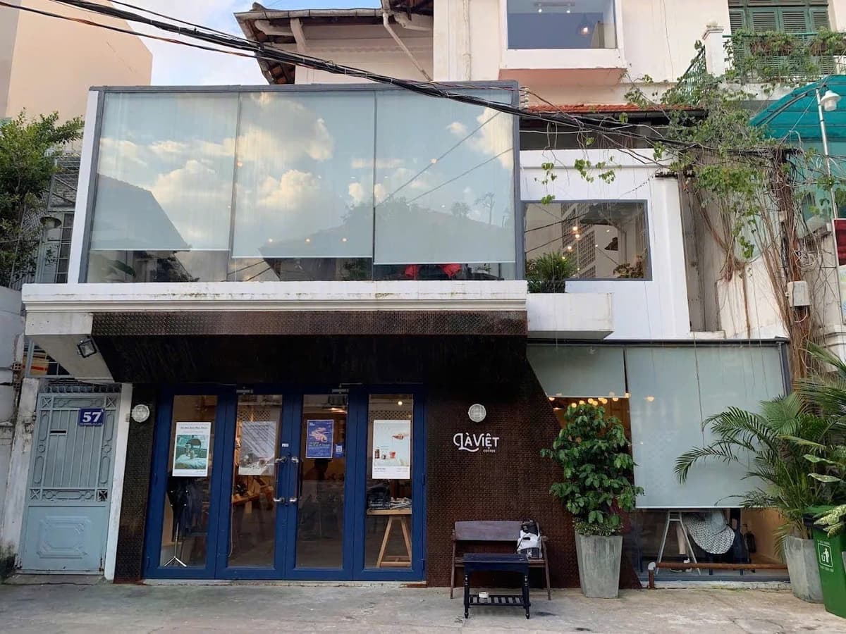 Là Việt Coffee — Tú Xương