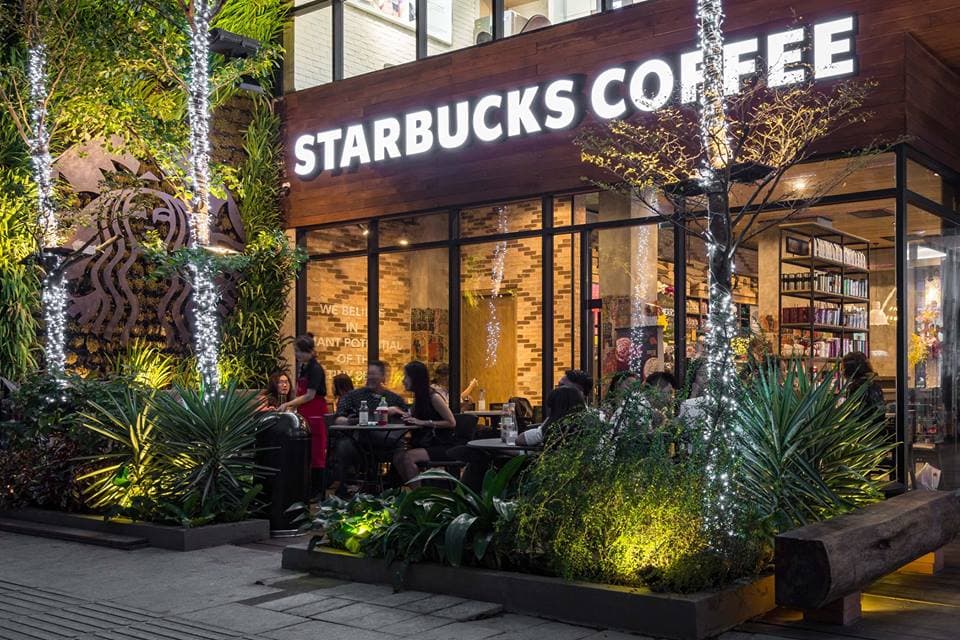 Starbucks — Nguyễn Huệ